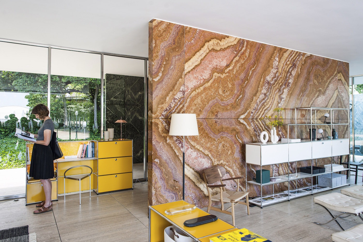 stories - lapala, at home with mies