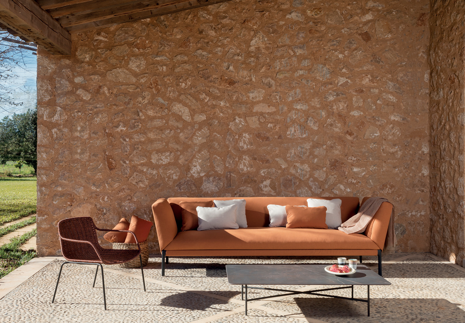outdoor collection - livit xl sofa with high armrest outdoor collection - livit xl sofa with high armrest