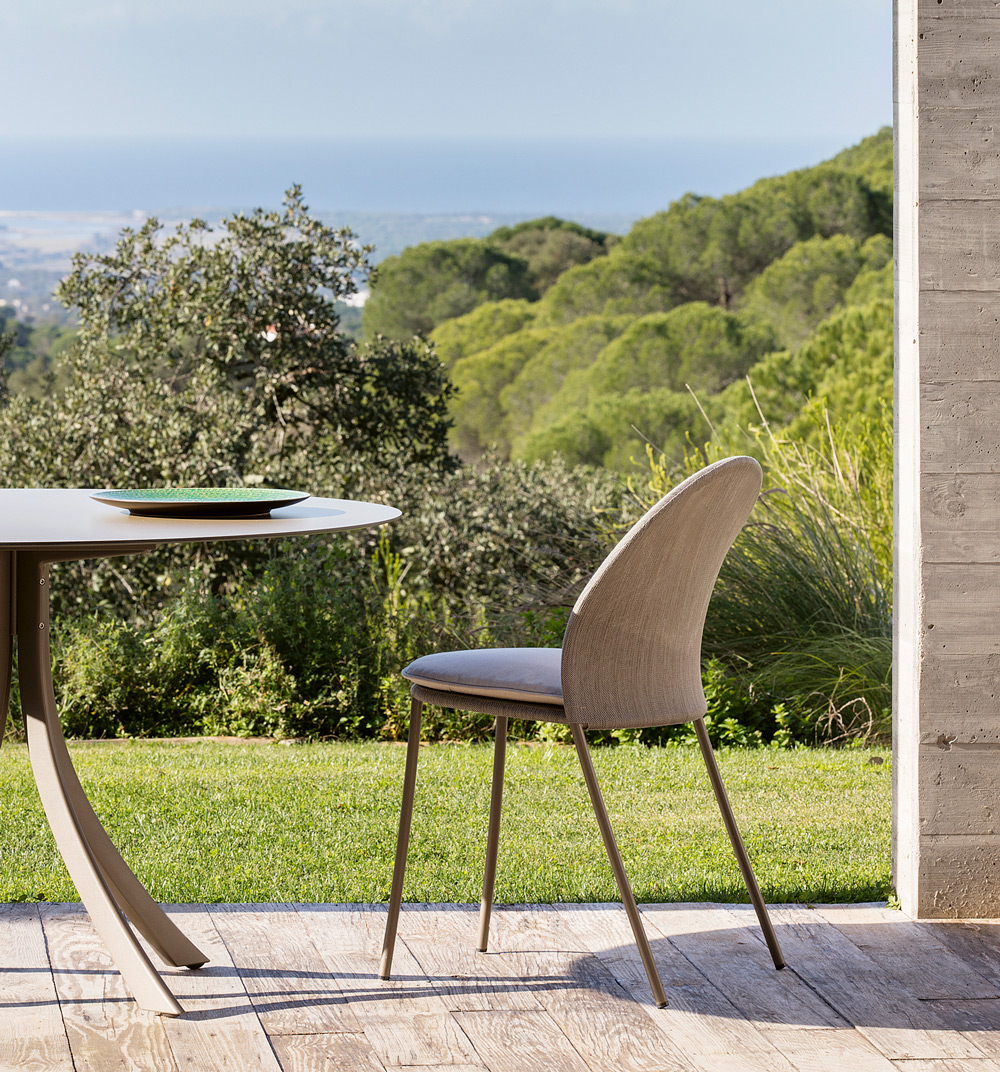 dining tables - falcata outdoor round dining table