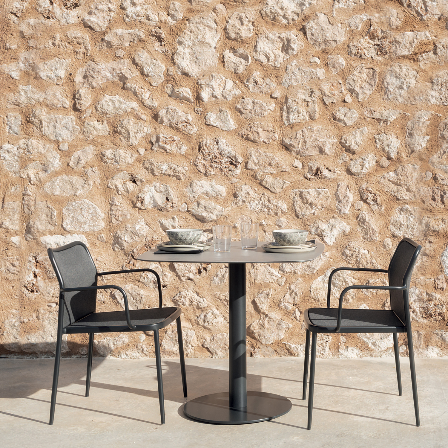 outdoor collection - dining tables - flamingo outdoor dining table