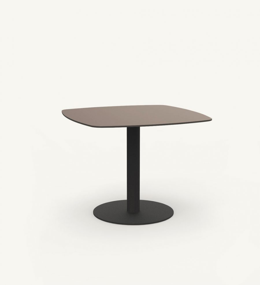 Flamingo outdoor dining table