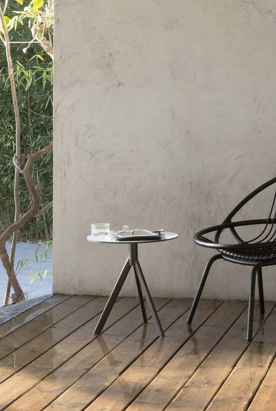 outdoor collection - high quality luxury outdoor and garden furniture - cafe side table