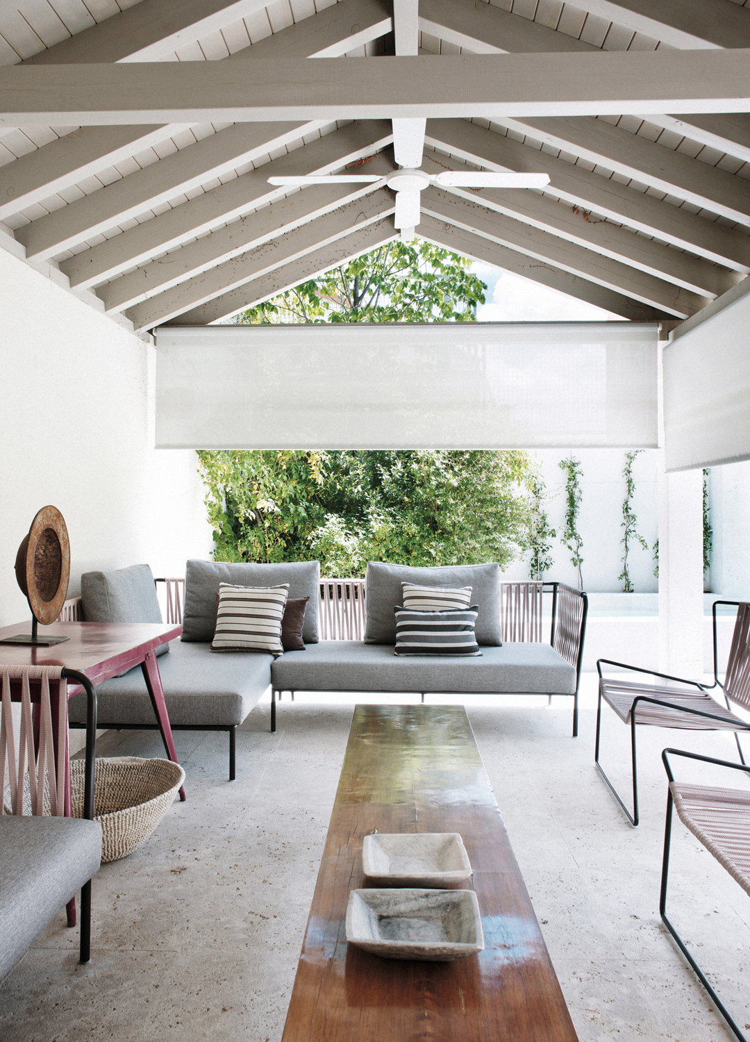furniture-handcrafted-contract-private-villas-07_W