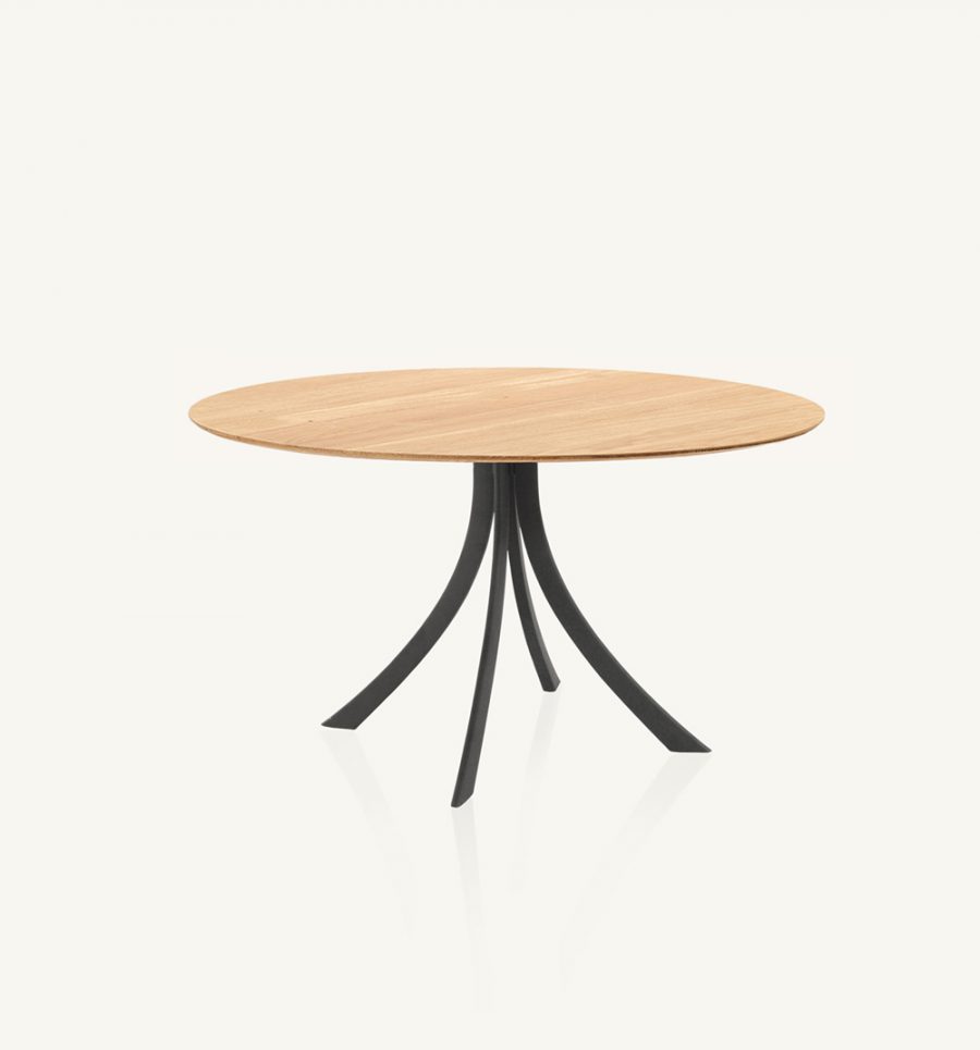 Falcata indoor round dining table