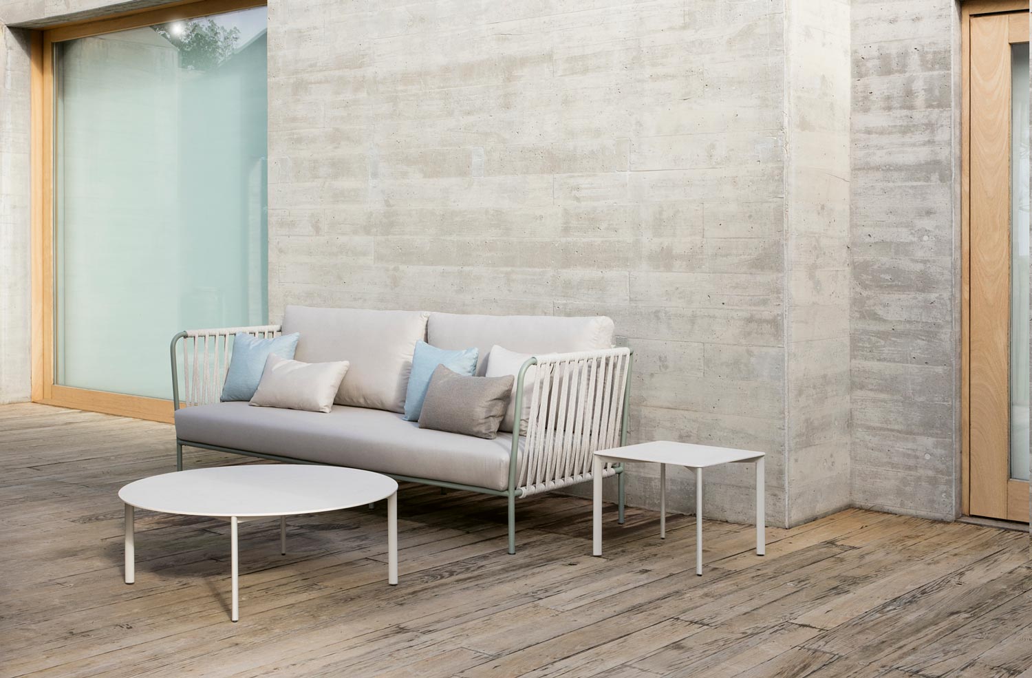 outdoor collection - nido xl hand-woven sofa