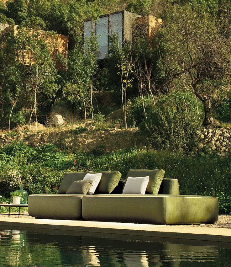 outdoor kollektion - hochwertige luxus-sofas für außenbereich und garten - doppeltes zentralmodul plump