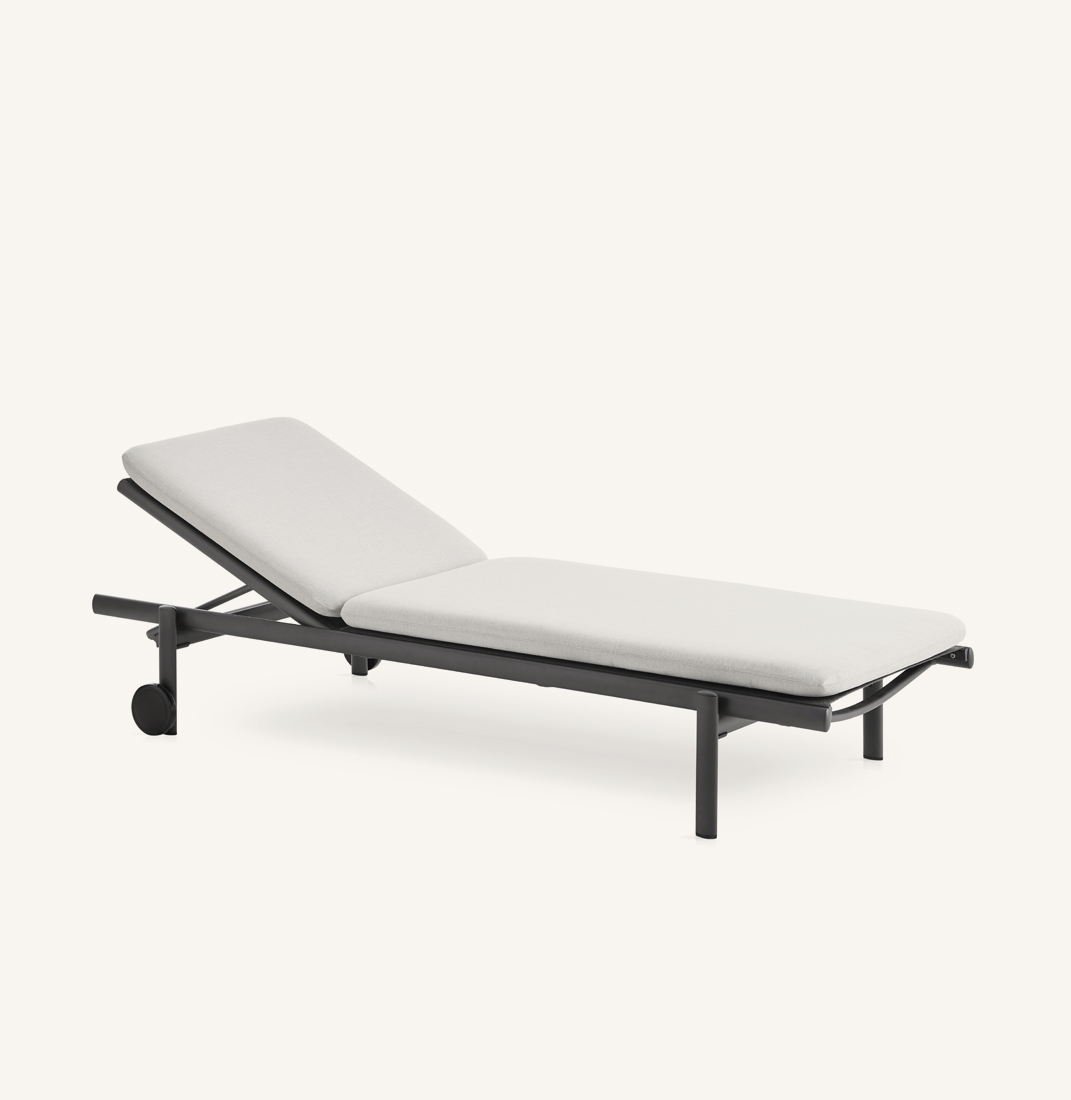 outdoor collection - chaise longues - up chaise longue
