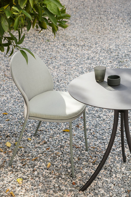 outdoor collection - petale furniture family