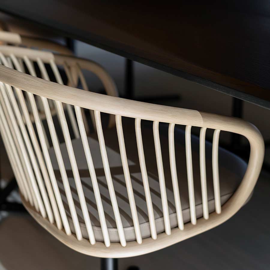  rattan chairs or how to conquer the world of contract