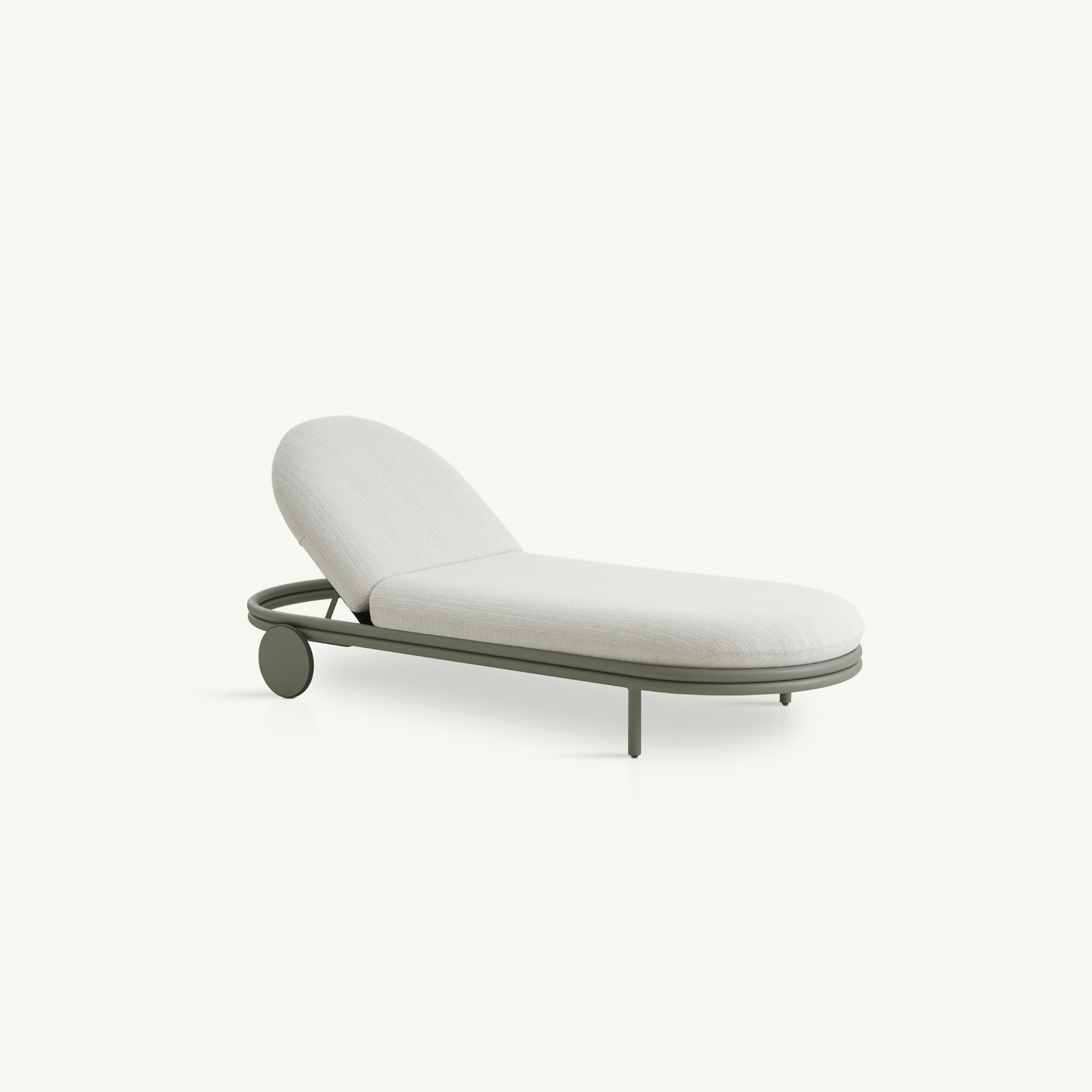 cask chaise longue with wheels