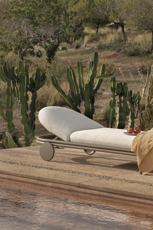 outdoor collection - cask chaise longue with wheels