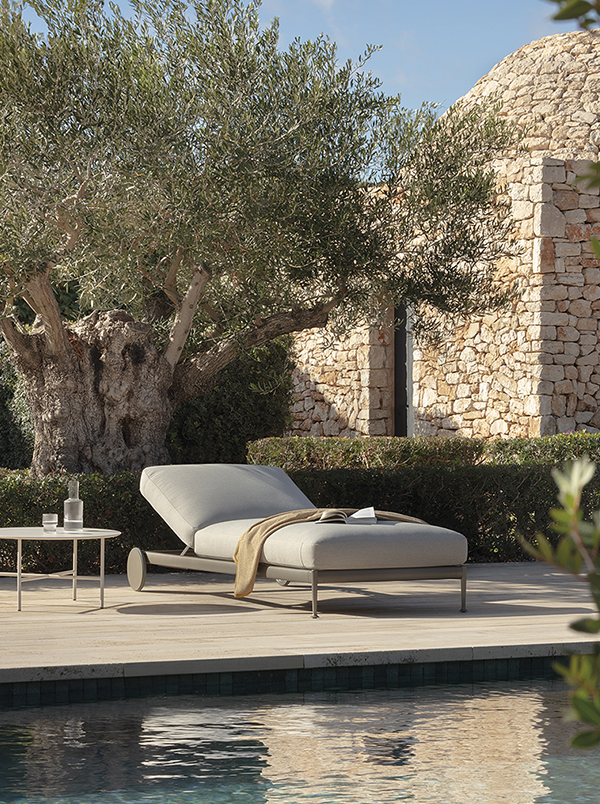 outdoor collection - high quality luxury outdoor and garden furniture - obi chaise longue with wheels