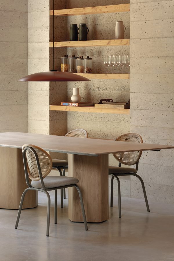 indoor collection - interior design furniture - loop dining chair with metal legs