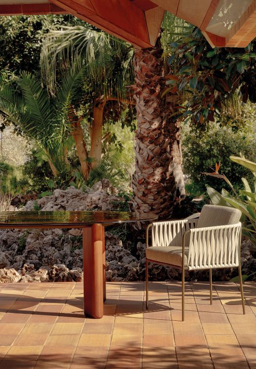 outdoor kollektion - hochwertiger luxus-esstisch für außenbereich und garten - ovaler tisch leku