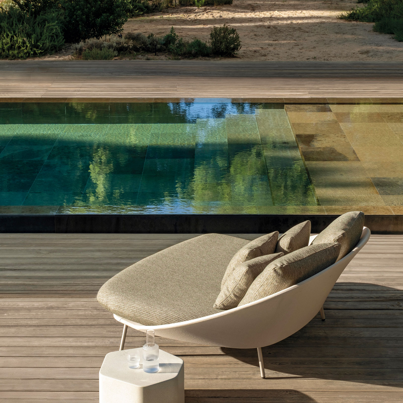 outdoor collection - twins furniture family