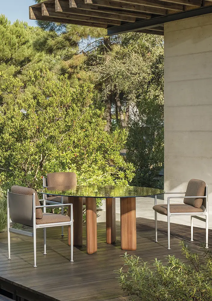 outdoor dining tables